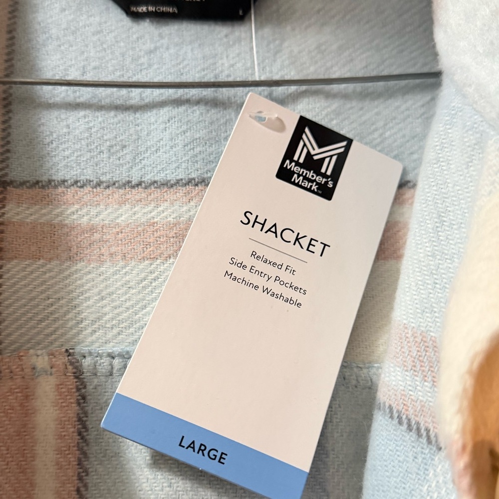 SHACKET - Picture 3 of 9
